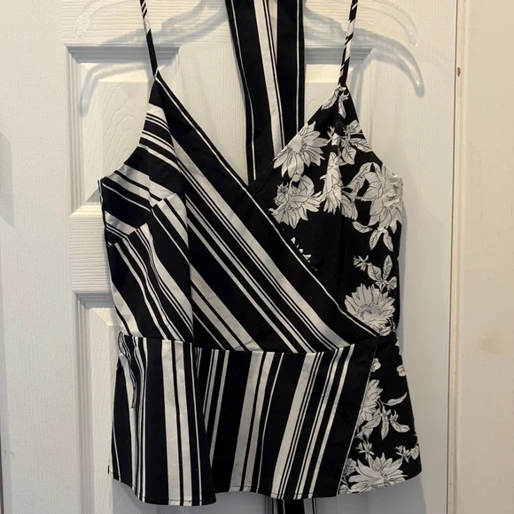 White House Black Market Black and White Floral Striped Top - Picture 7 of 9